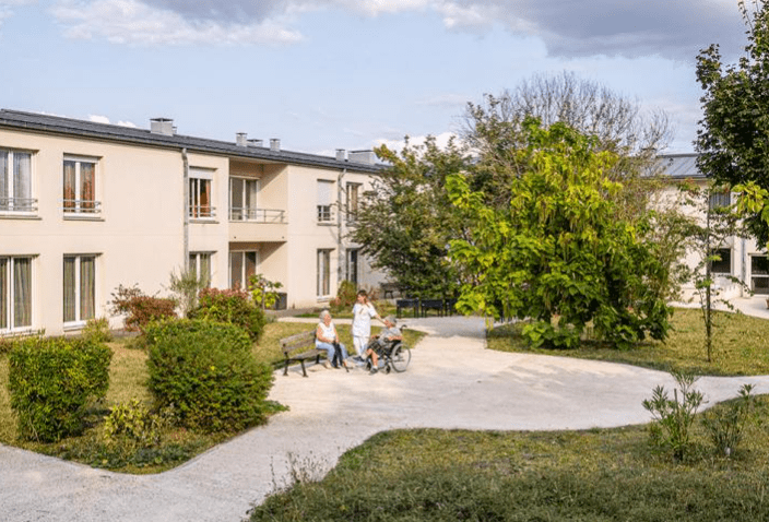 EHPAD "LE GATINAIS". 8 %