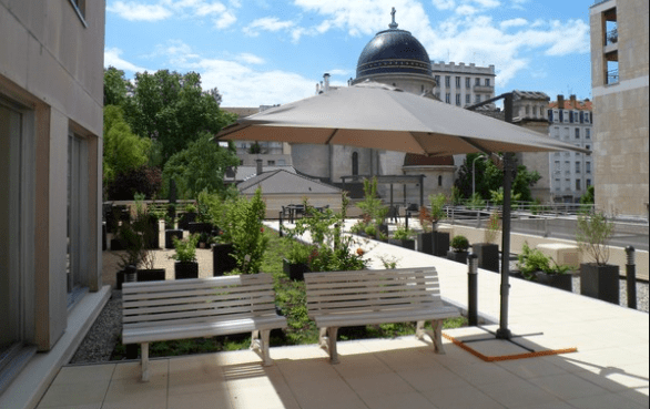 RESIDENCE "LES EUMENIDES". 5,70 %